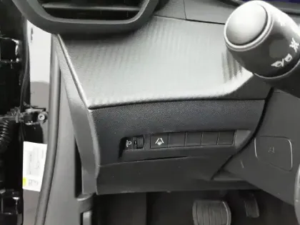 Photo 18 Peugeot 2008  Hybrid 145 e-DCS6