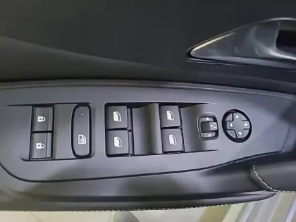 Photo 30 Peugeot 308  SW PureTech 130ch S&S EAT8