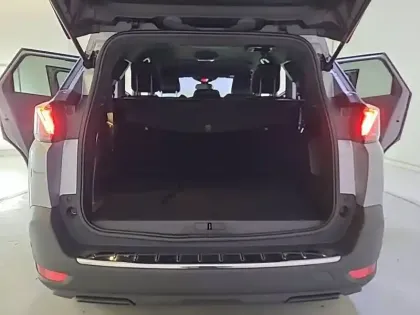 Photo 5 Peugeot 5008  BlueHDi 130ch S&S EAT8