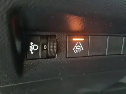 Photo 29 Peugeot 208  PureTech 100 S&S BVM6