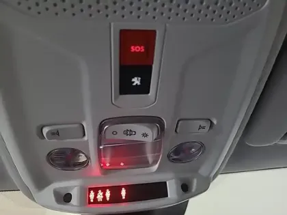 Photo 25 Peugeot 208  PureTech 100 S&S BVM6