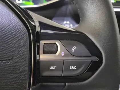 Photo 28 Peugeot 208  PureTech 100 S&S BVM6