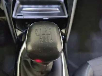 Photo 13 Peugeot 208  PureTech 100 S&S BVM6