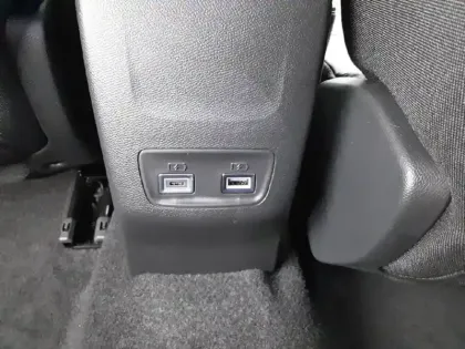 Photo 33 Peugeot 2008  Hybrid 145 e-DCS6