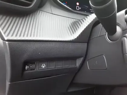 Photo 35 Peugeot 2008  Hybrid 145 e-DCS6