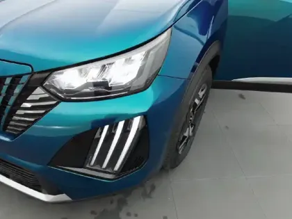 Photo 31 Peugeot 2008  Hybrid 145 e-DCS6