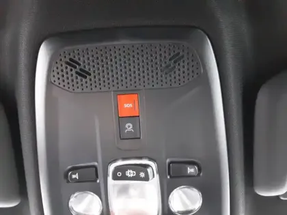 Photo 41 Peugeot 2008  Hybrid 145 e-DCS6