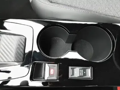 Photo 42 Peugeot 2008  Hybrid 145 e-DCS6