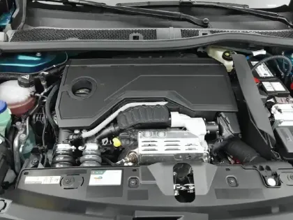 Photo 30 Peugeot 2008  Hybrid 145 e-DCS6