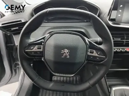 Photo 12 Peugeot 208  PureTech 100 S&S BVM6