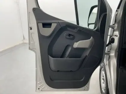 Photo 10 Renault Master  Combi L1H1 dCi 145 Energy