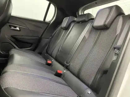 Photo 14 Peugeot 208  Electrique 50 kWh 136ch