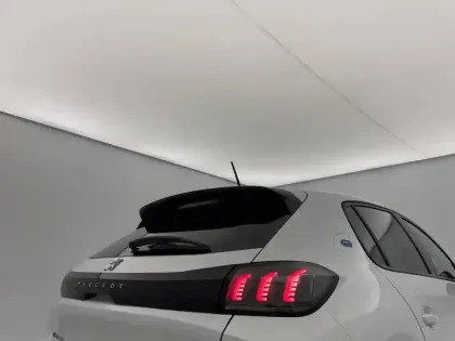 Photo 23 Peugeot 208  Electrique 50 kWh 136ch