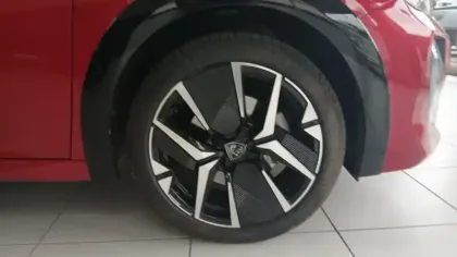 Photo 14 Peugeot 208  Hybrid 110 e-DCS6