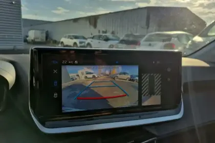 Photo 19 Peugeot 208  Hybrid 110 e-DCS6