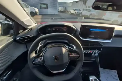 Photo 15 Peugeot 208  Hybrid 110 e-DCS6