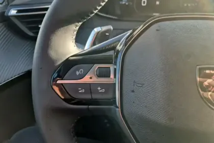 Photo 16 Peugeot 208  Hybrid 110 e-DCS6