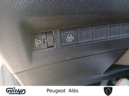 Photo 16 Peugeot 208  PureTech 100 S&S BVM6