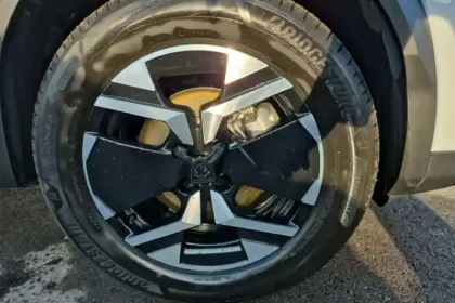 Photo 35 Peugeot 2008  Hybrid 145 e-DCS6