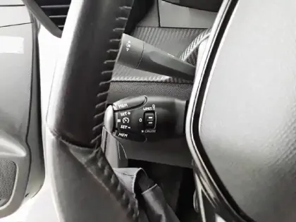 Photo 40 Peugeot 208  PureTech 100 S&S BVM6