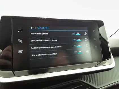 Photo 39 Peugeot 208  PureTech 100 S&S BVM6