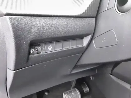 Photo 19 Peugeot 2008  Hybrid 145 e-DCS6