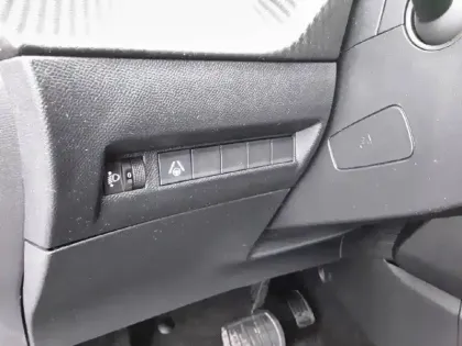 Photo 46 Peugeot 2008  Hybrid 145 e-DCS6