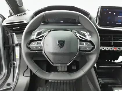 Photo 8 Peugeot 2008  Hybrid 145 e-DCS6