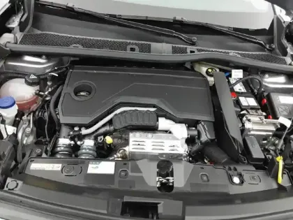 Photo 68 Peugeot 2008  Hybrid 145 e-DCS6