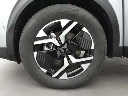 Photo 66 Peugeot 2008  Hybrid 145 e-DCS6