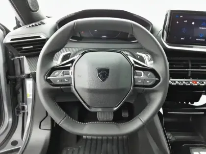 Photo 62 Peugeot 2008  Hybrid 145 e-DCS6