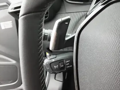 Photo 20 Peugeot 2008  Hybrid 145 e-DCS6