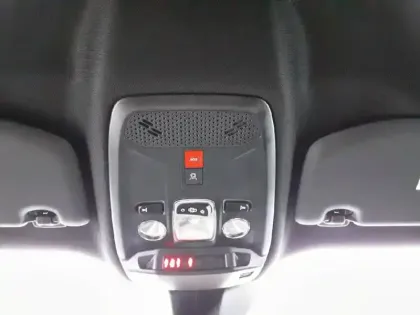 Photo 53 Peugeot 2008  Hybrid 145 e-DCS6