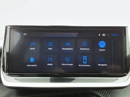 Photo 49 Peugeot 2008  Hybrid 145 e-DCS6