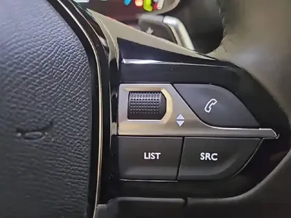 Photo 29 Peugeot 208  Hybrid 100 e-DCS6