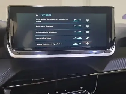 Photo 21 Peugeot 208  Hybrid 100 e-DCS6