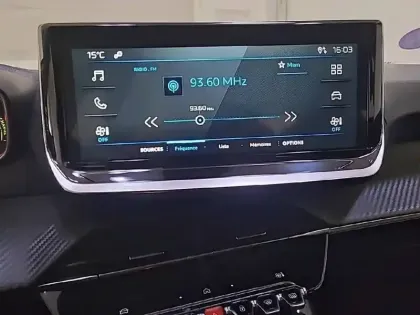 Photo 18 Peugeot 208  Hybrid 100 e-DCS6