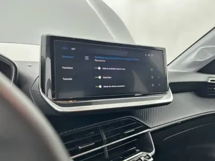Photo 61 Peugeot 208  PureTech 75 S&S BVM5