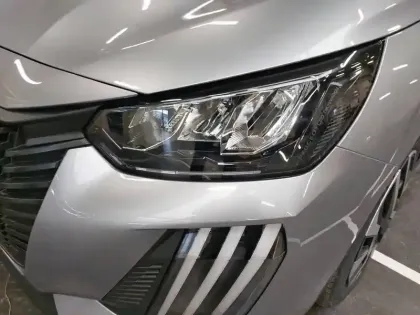 Photo 15 Peugeot 208  PureTech 75 S&S BVM5