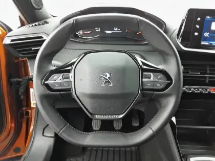 Photo 8 Peugeot 2008  PureTech 100 S&S BVM6