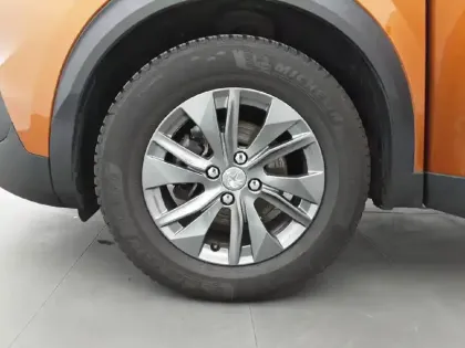 Photo 12 Peugeot 2008  PureTech 100 S&S BVM6