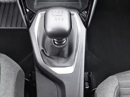 Photo 13 Peugeot 2008  PureTech 100 S&S BVM6