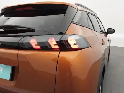 Photo 16 Peugeot 2008  PureTech 100 S&S BVM6