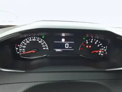 Photo 9 Peugeot 2008  PureTech 100 S&S BVM6