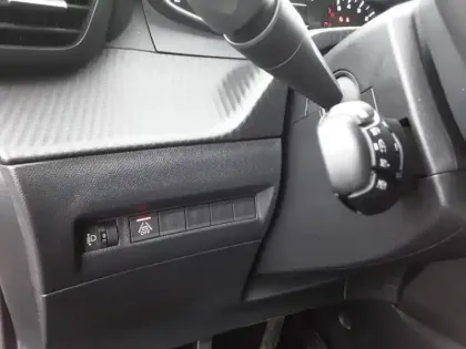 Photo 19 Peugeot 2008  PureTech 100 S&S BVM6