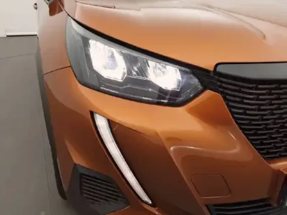 Photo 15 Peugeot 2008  PureTech 100 S&S BVM6