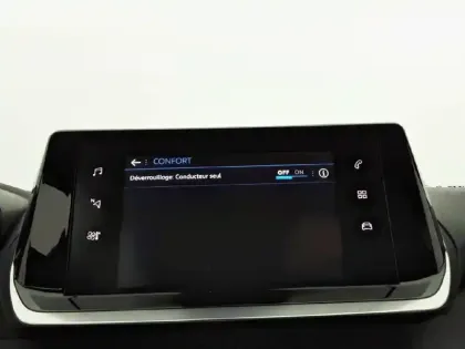 Photo 28 Peugeot 2008  PureTech 100 S&S BVM6