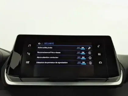 Photo 29 Peugeot 2008  PureTech 100 S&S BVM6