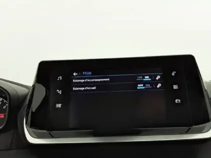 Photo 27 Peugeot 2008  PureTech 100 S&S BVM6