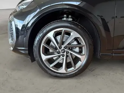 Photo 8 Audi Q5  e-hybrid 299 ch S tronic 7 Quattro